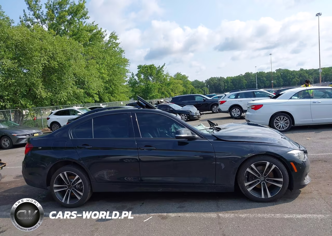 2018 BMW 330I xDrive VIN:WBA8D9C59JA616369 - 13
