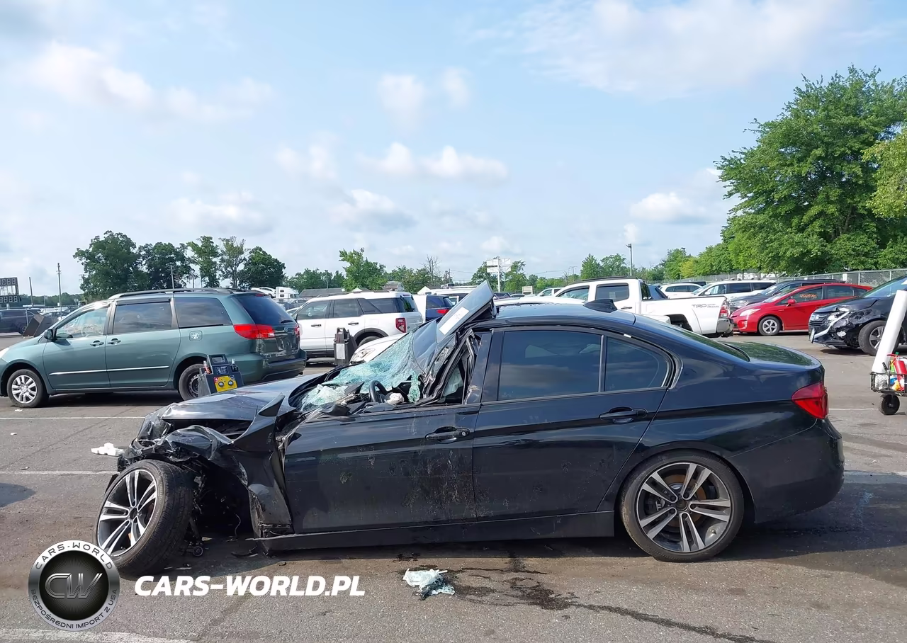 2018 BMW 330I xDrive VIN:WBA8D9C59JA616369 - 14