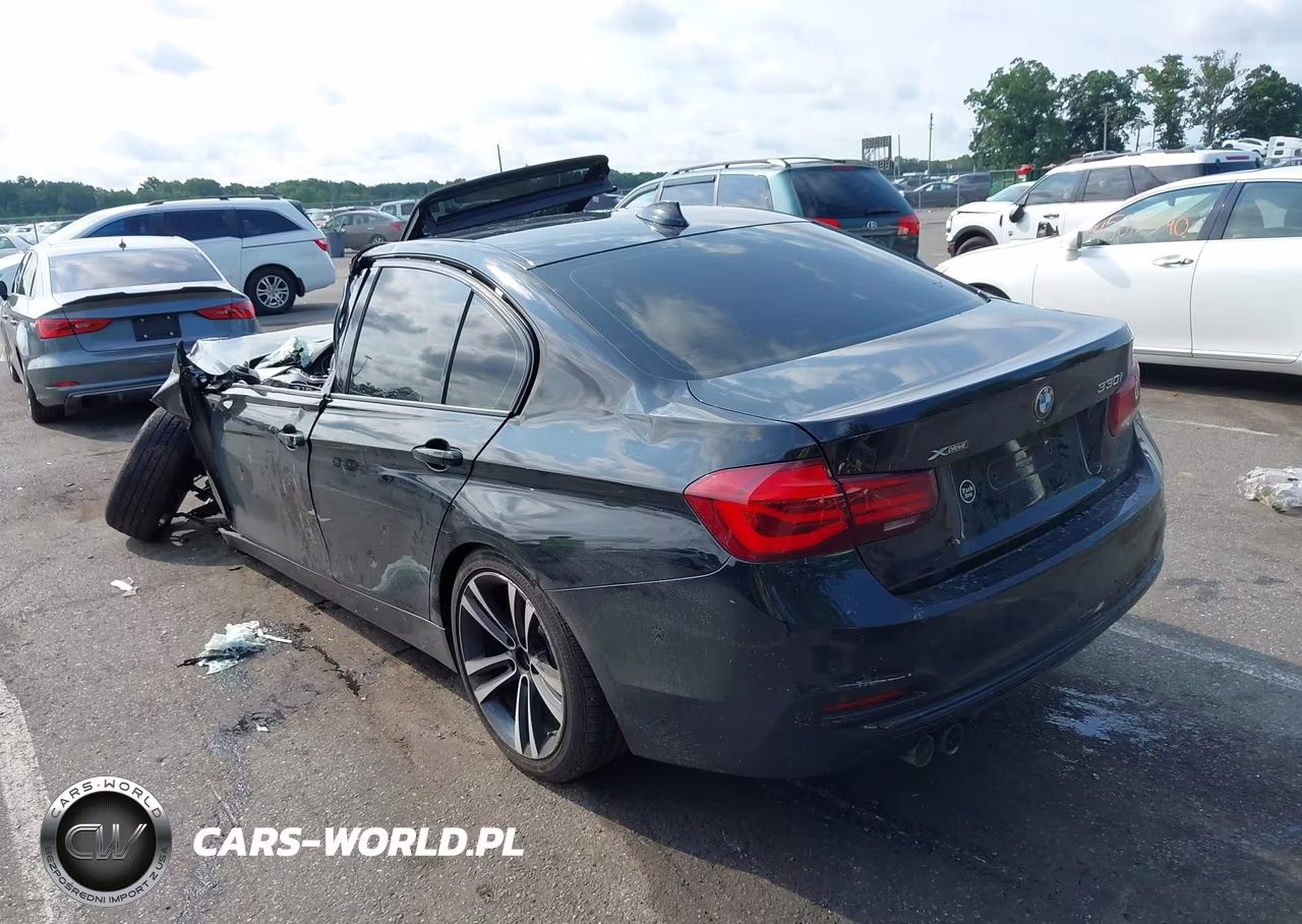 2018 BMW 330I xDrive VIN:WBA8D9C59JA616369 - 3