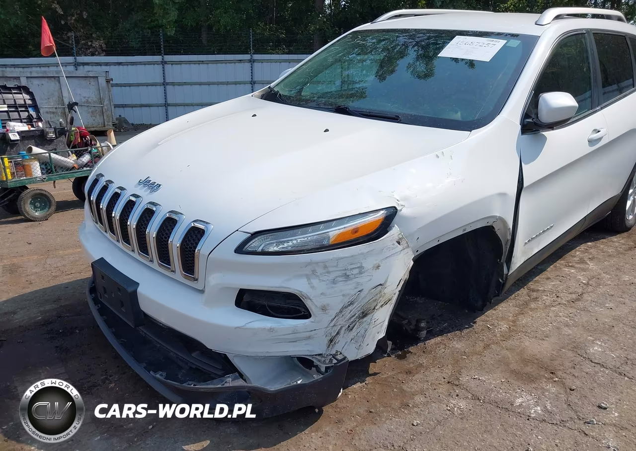 2015 Jeep Cherokee Latitude VIN:1C4PJMCB5FW679365 - 17