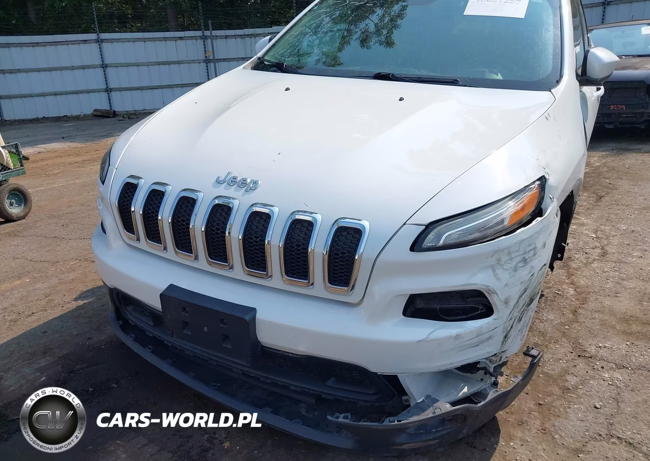 2015 Jeep Cherokee Latitude VIN:1C4PJMCB5FW679365 - 18