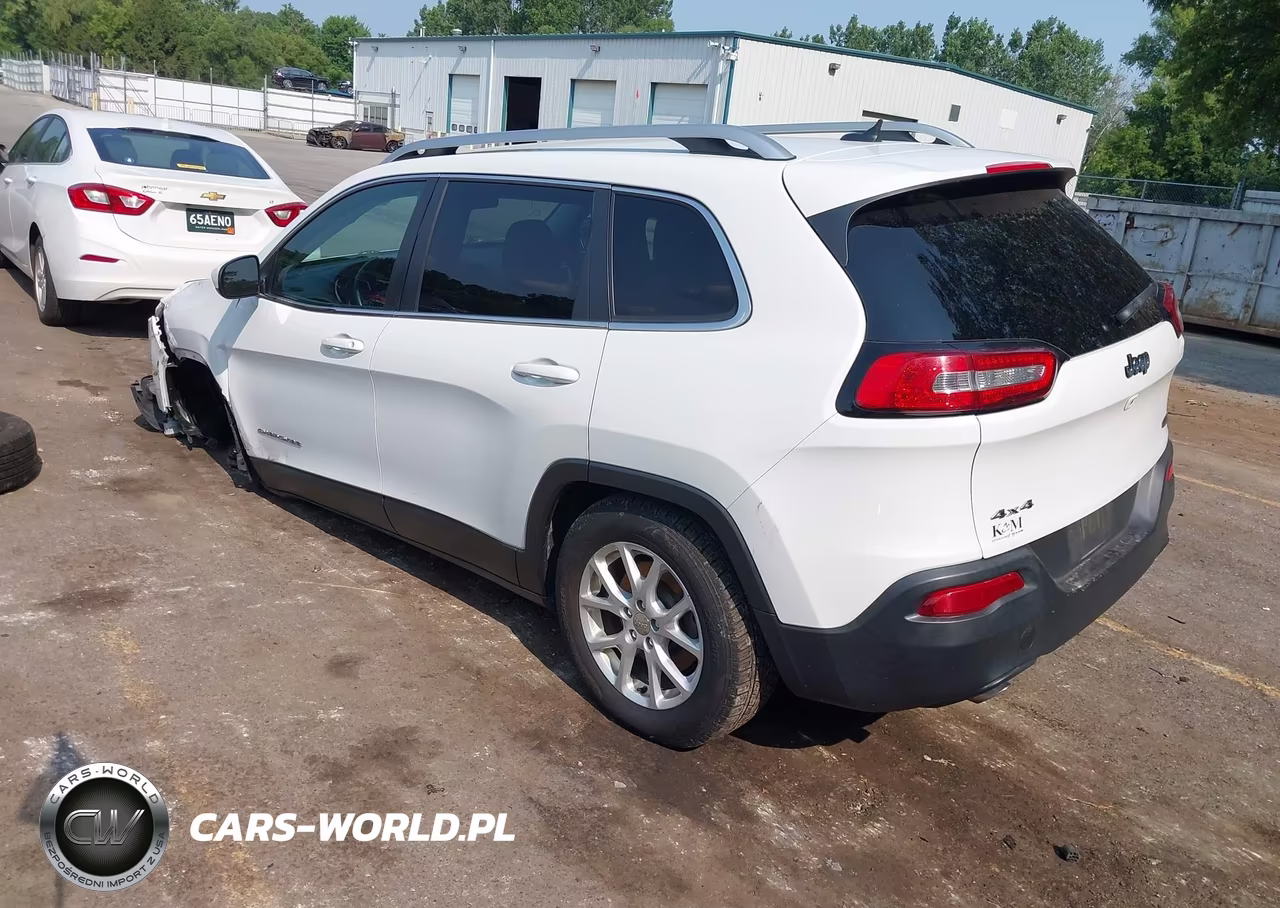 2015 Jeep Cherokee Latitude VIN:1C4PJMCB5FW679365 - 3