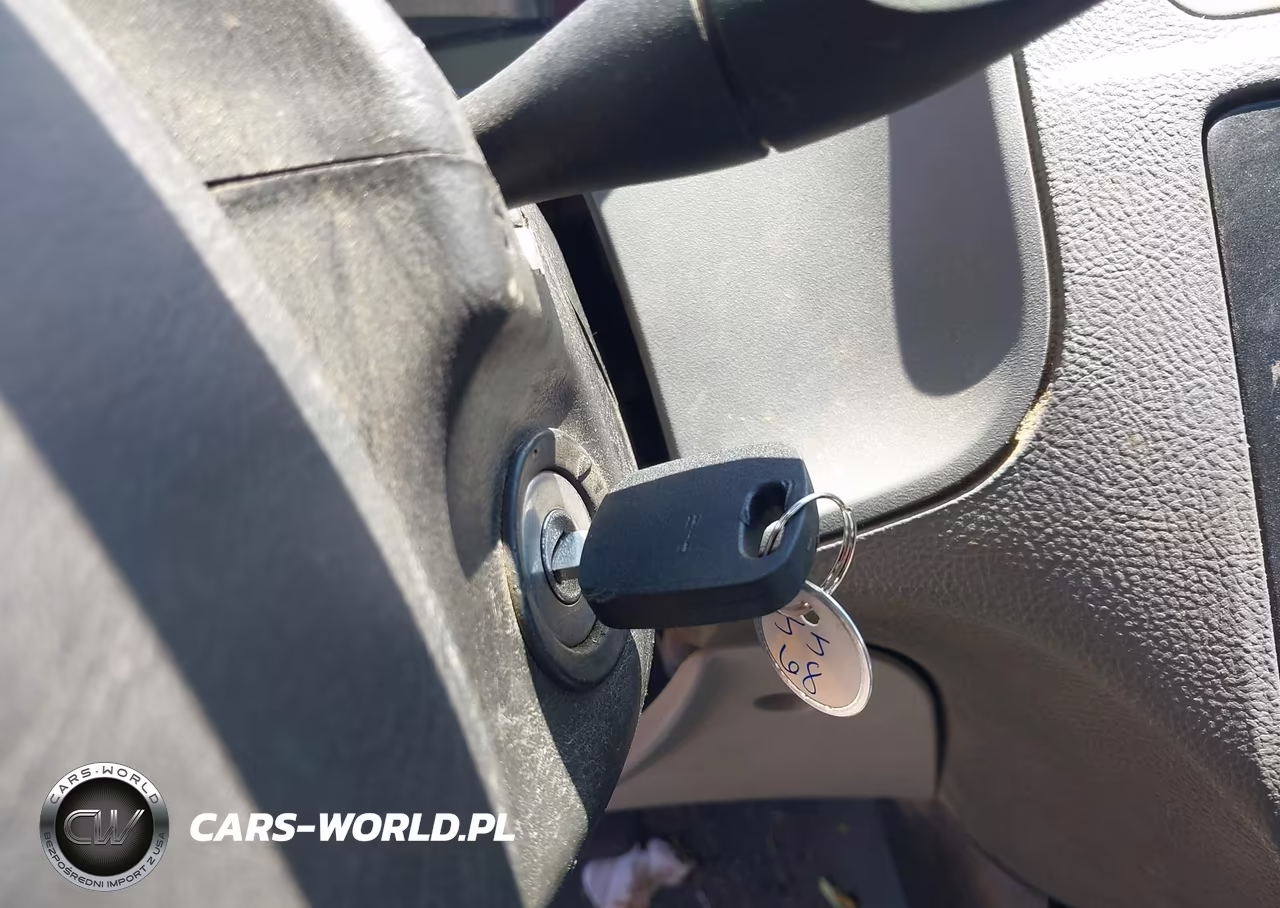2005 Ford Focus Zx4 VIN:1FAFP34N35W280312 - 11