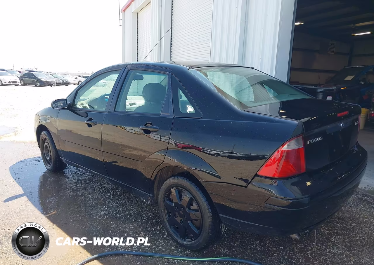 2005 Ford Focus Zx4 VIN:1FAFP34N35W280312 - 3