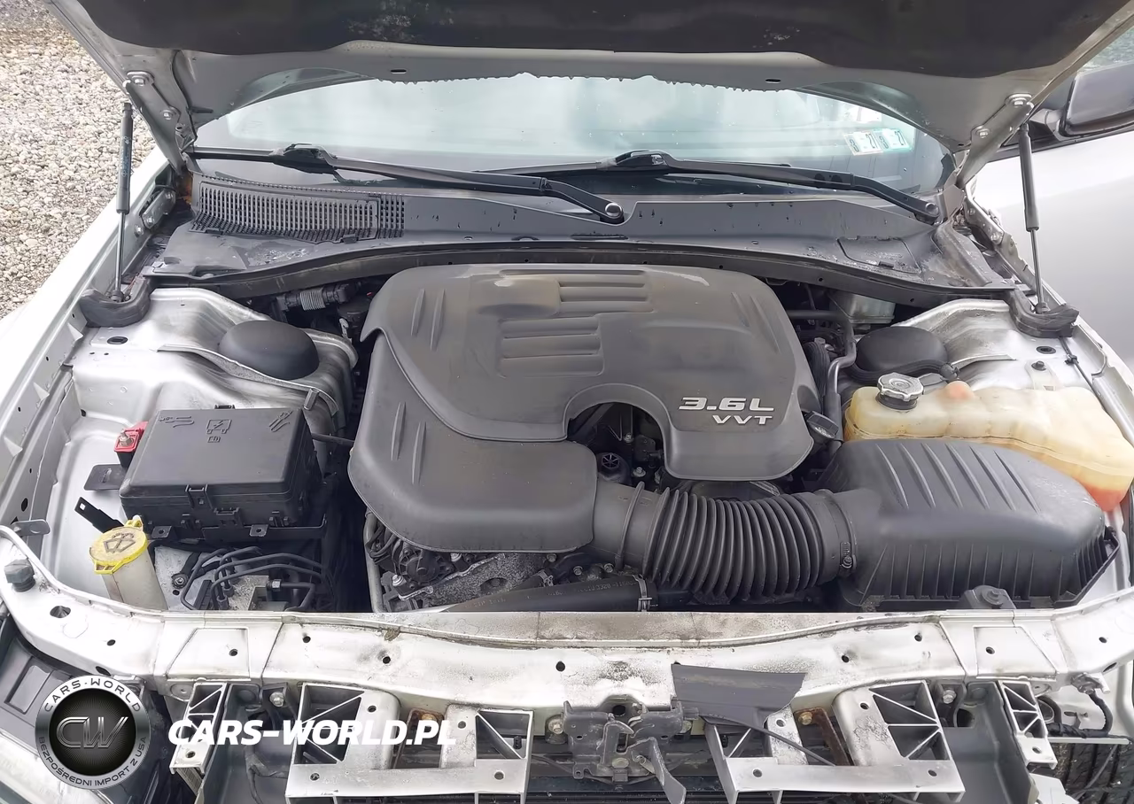 2019 Chrysler 300 Touring VIN:2C3CCARG5KH566491 - 10