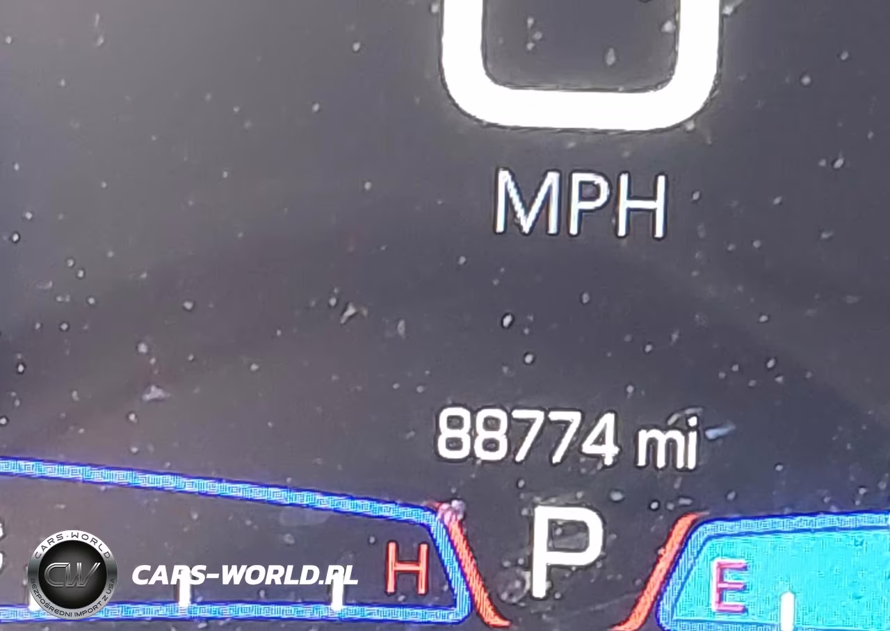 2019 Chrysler 300 Touring VIN:2C3CCARG5KH566491 - 16