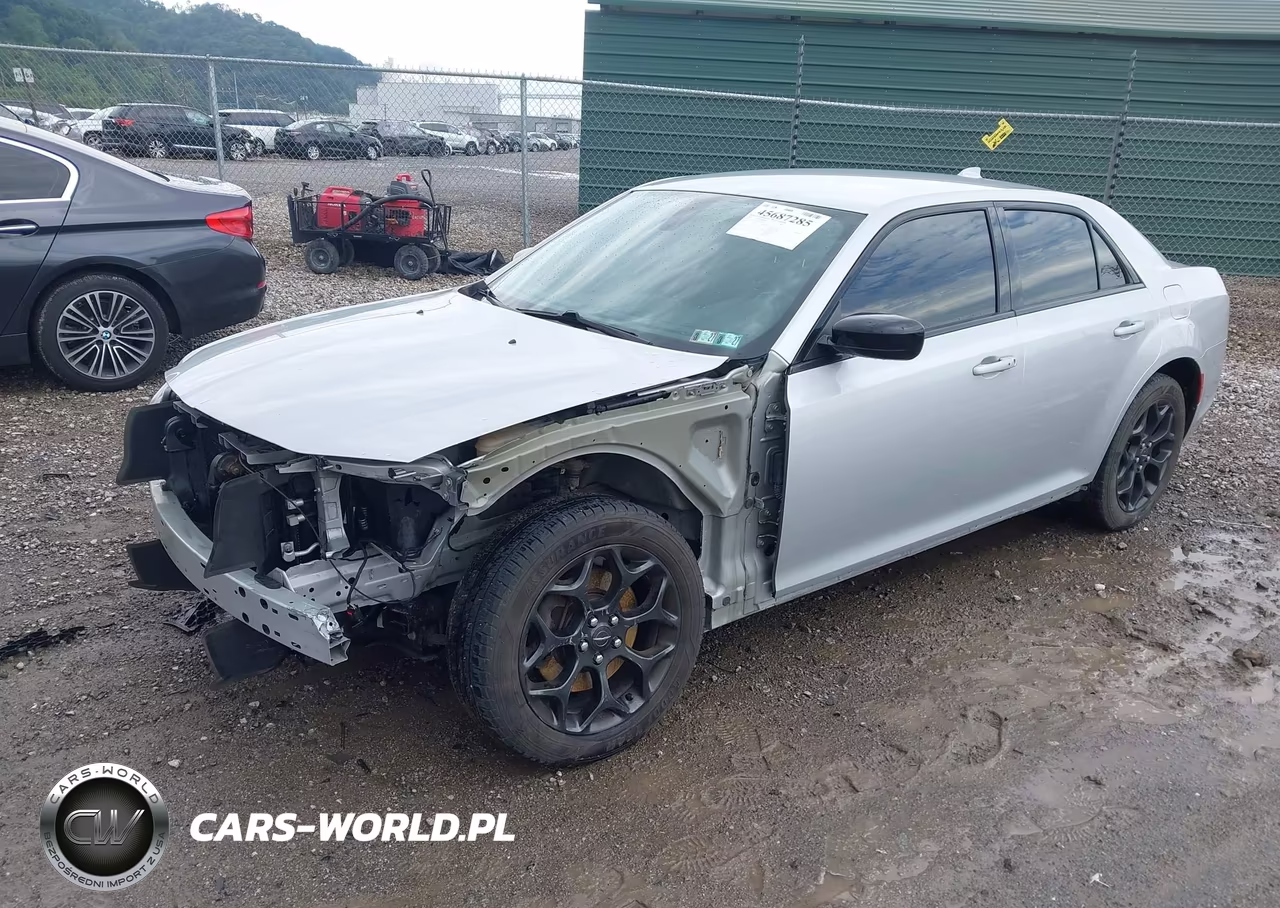 2019 Chrysler 300 Touring VIN:2C3CCARG5KH566491 - 2