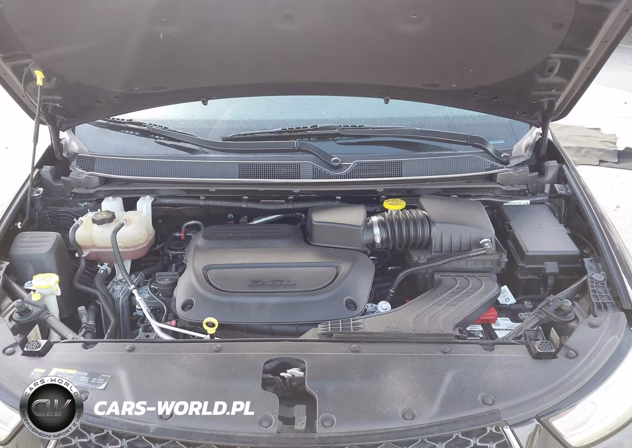2023 Chrysler Pacifica Touring L VIN:2C4RC1BG6PR560278 - 10