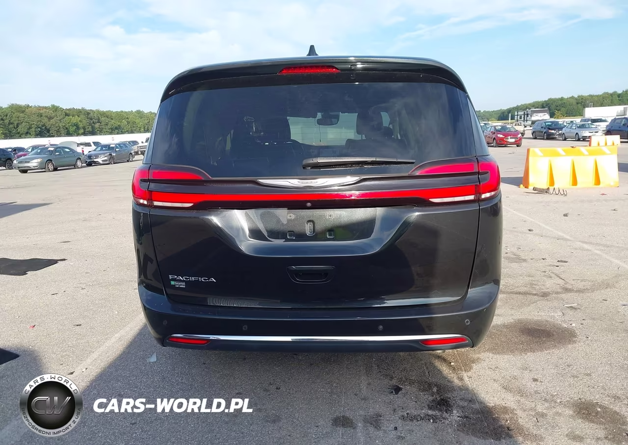 2023 Chrysler Pacifica Touring L VIN:2C4RC1BG6PR560278 - 16