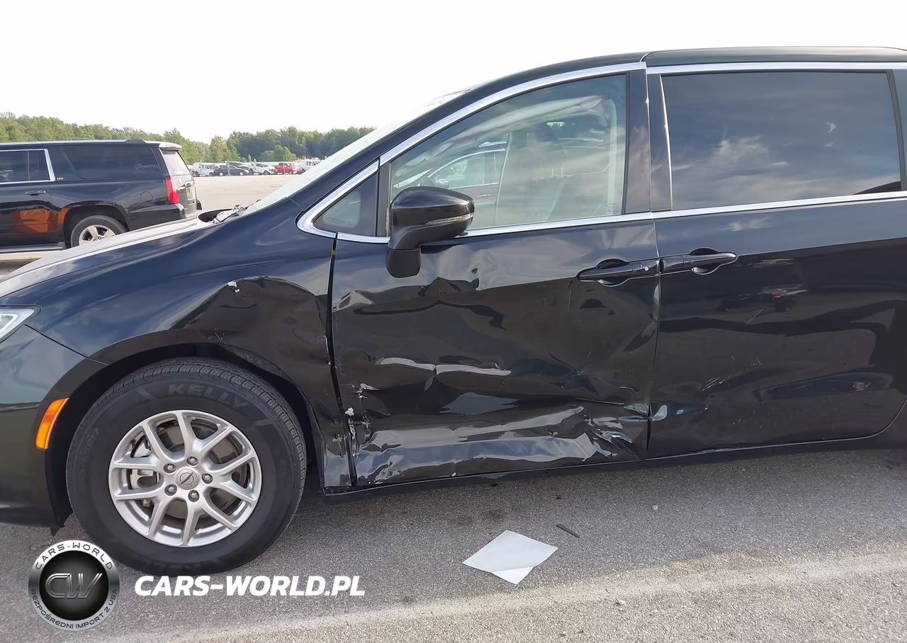 2023 Chrysler Pacifica Touring L VIN:2C4RC1BG6PR560278 - 6