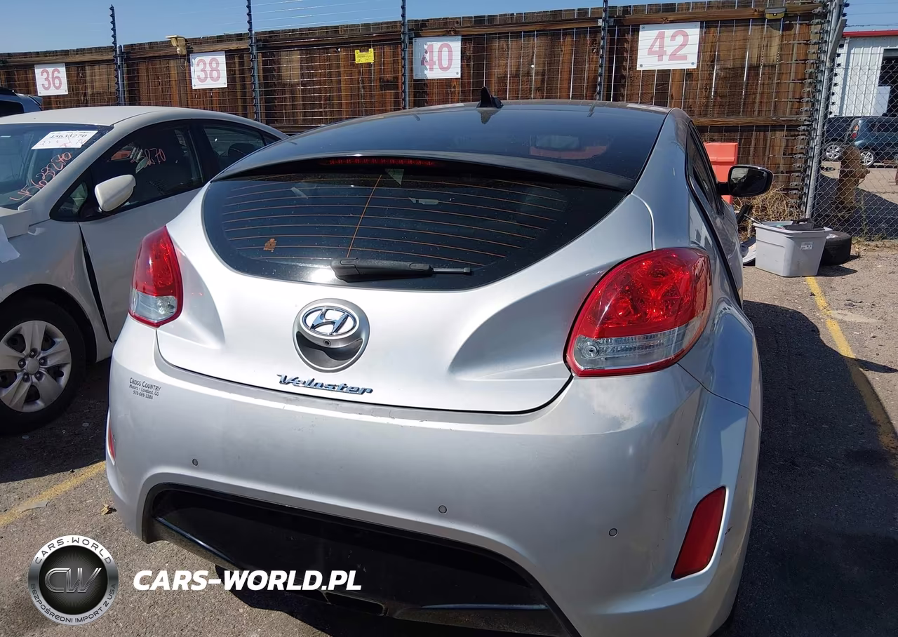 2016 Hyundai Veloster VIN:KMHTC6AD4GU289455 - 16