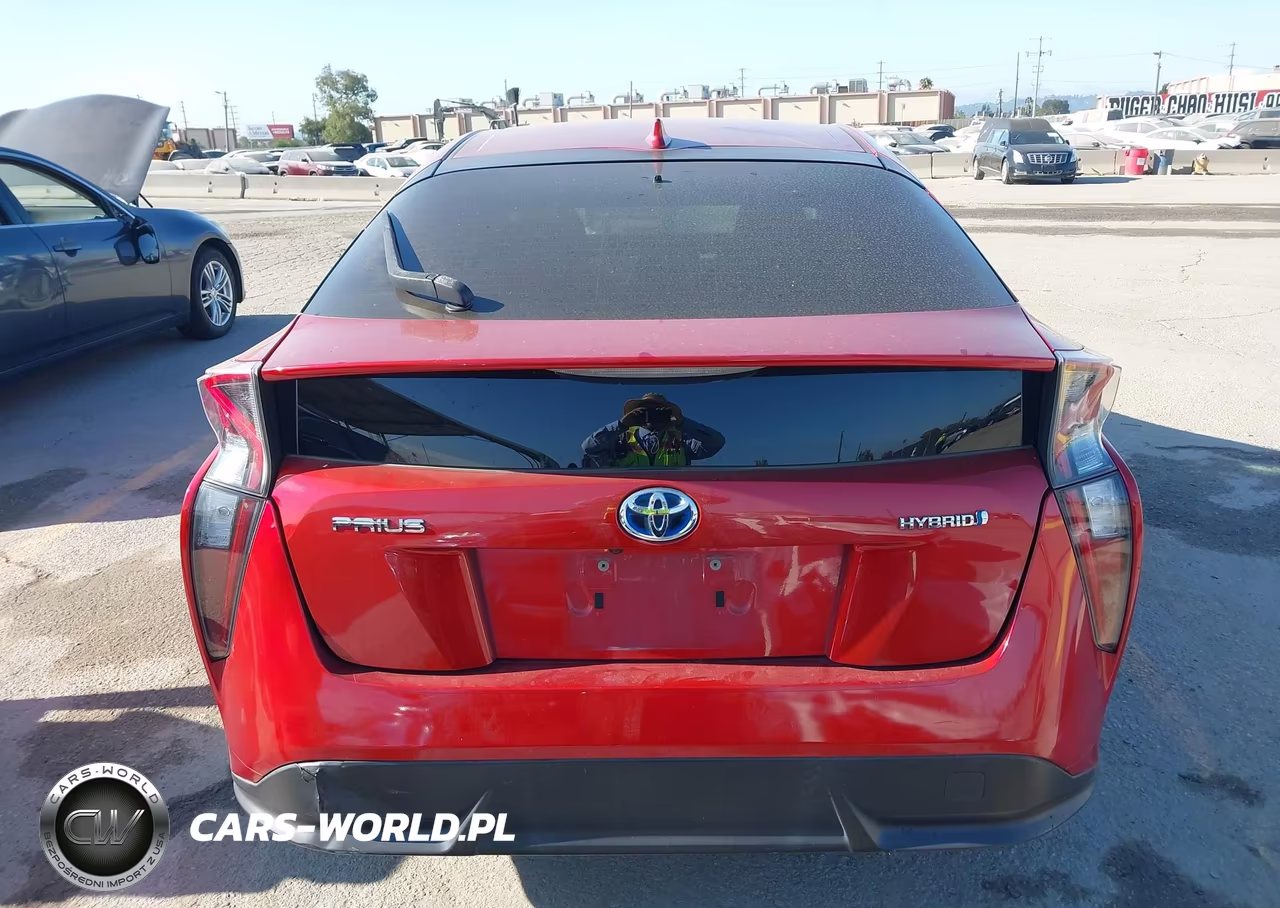 2016 Toyota Prius Three Touring VIN:JTDKARFU7G3521052 - 17