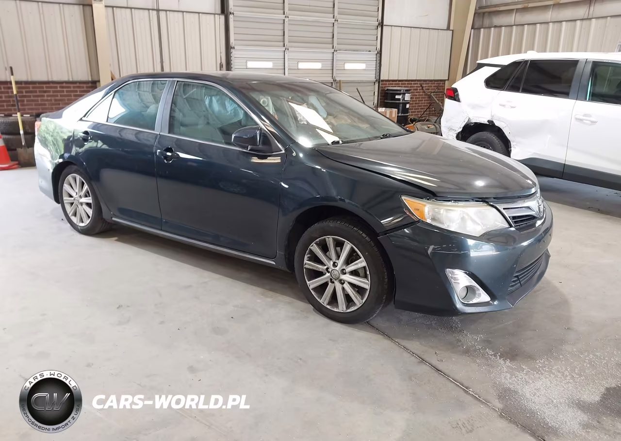 2014 Toyota Camry Xle V6 – zdjęcie 1 z 16