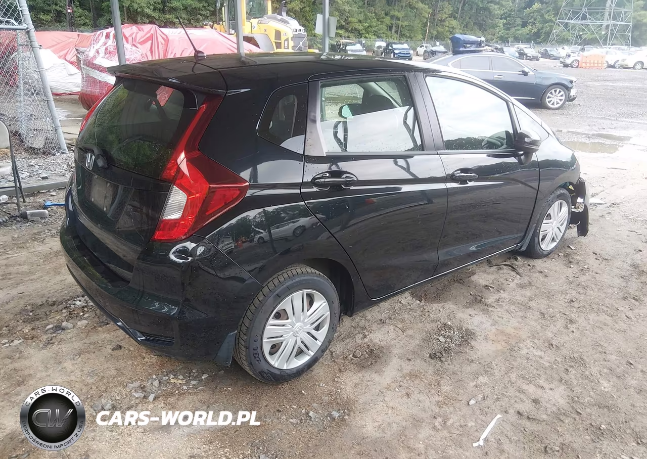 2018 Honda Fit Lx VIN:3HGGK5H42JM723555 - 4