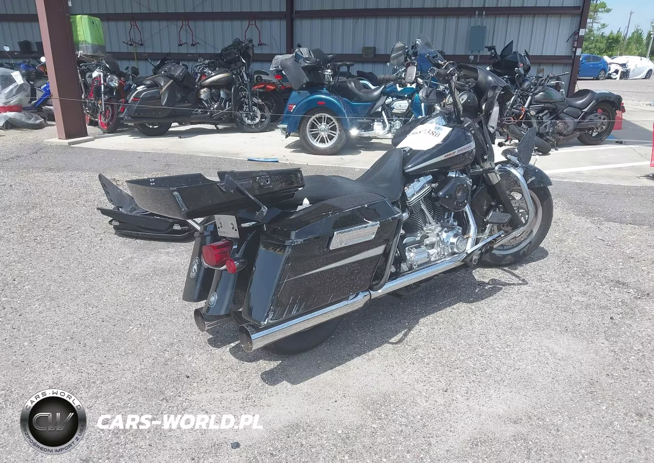 2005 Harley-Davidson Fltri VIN:1HD1FSW105Y607117 - 4