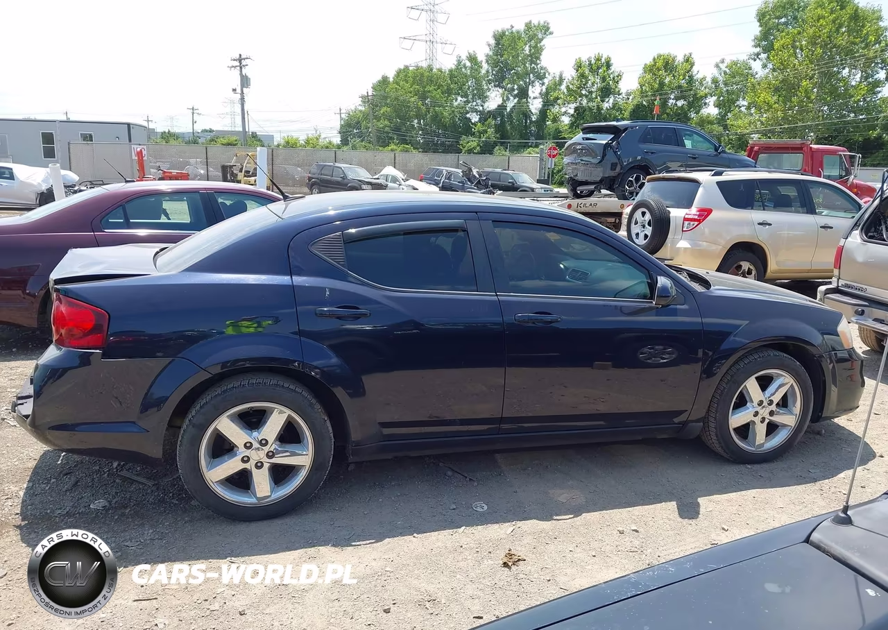 2011 Dodge Avenger Lux VIN:1B3BD2FB1BN524752 - 13