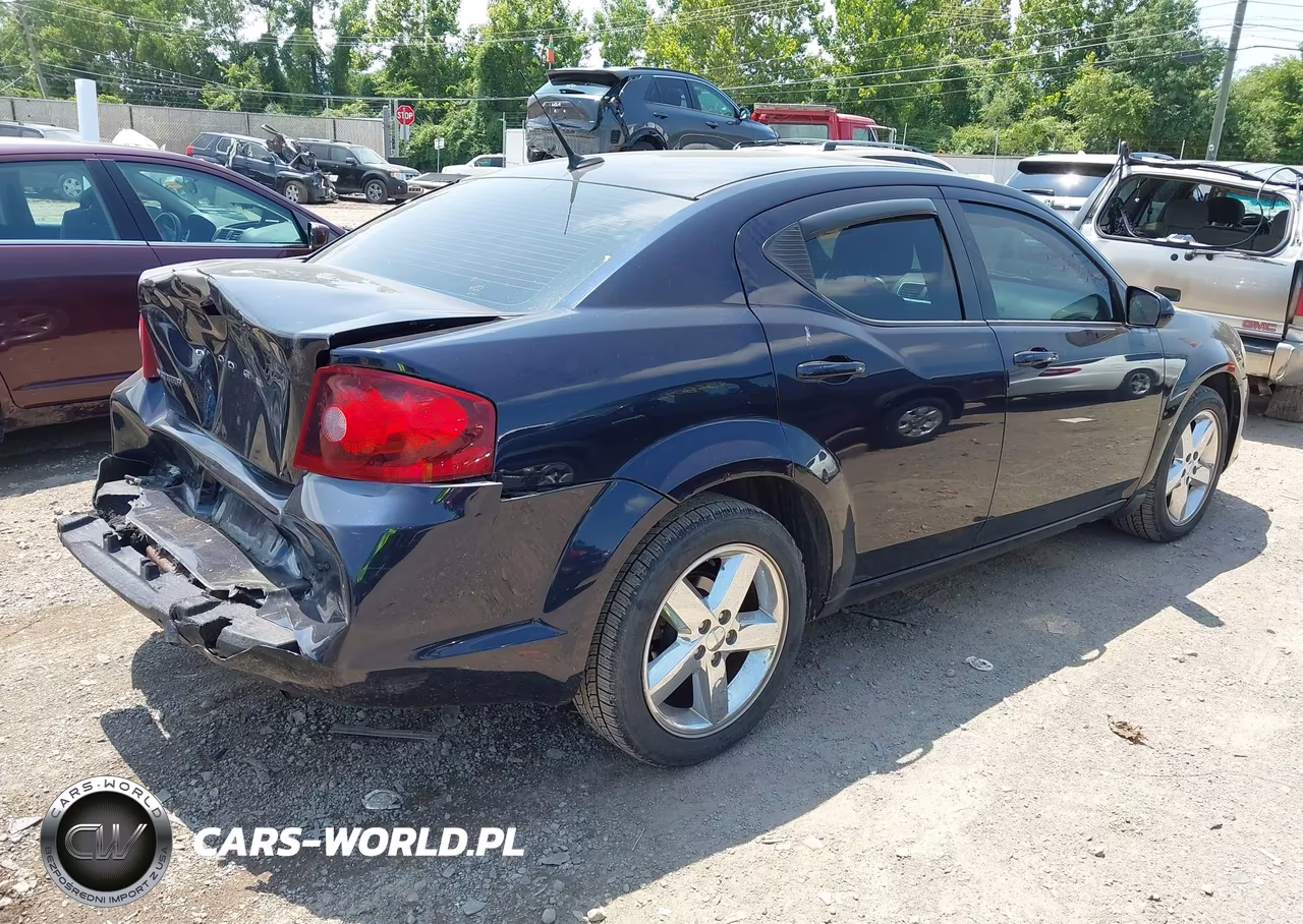 2011 Dodge Avenger Lux VIN:1B3BD2FB1BN524752 - 4