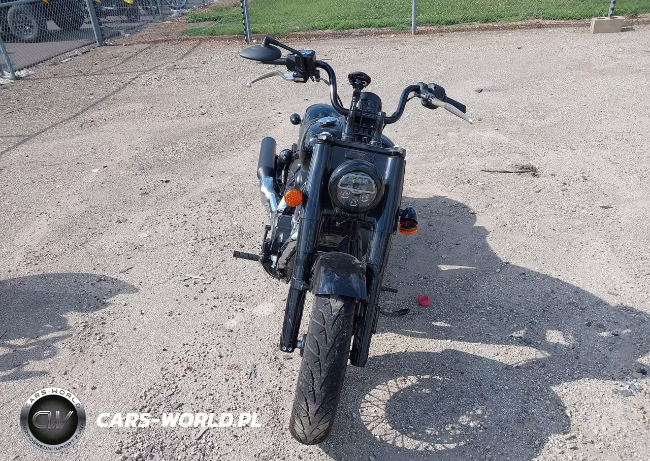 2024 Indian Motorcycle Co. Chief Bobber VIN:56KDLCAG2R3014879 - 5