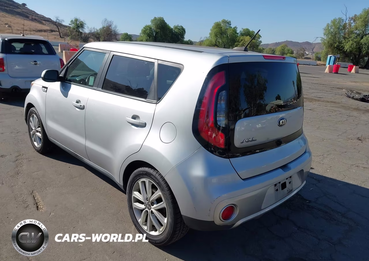 2017 Kia Soul + VIN:KNDJP3A53H7477844 - 3