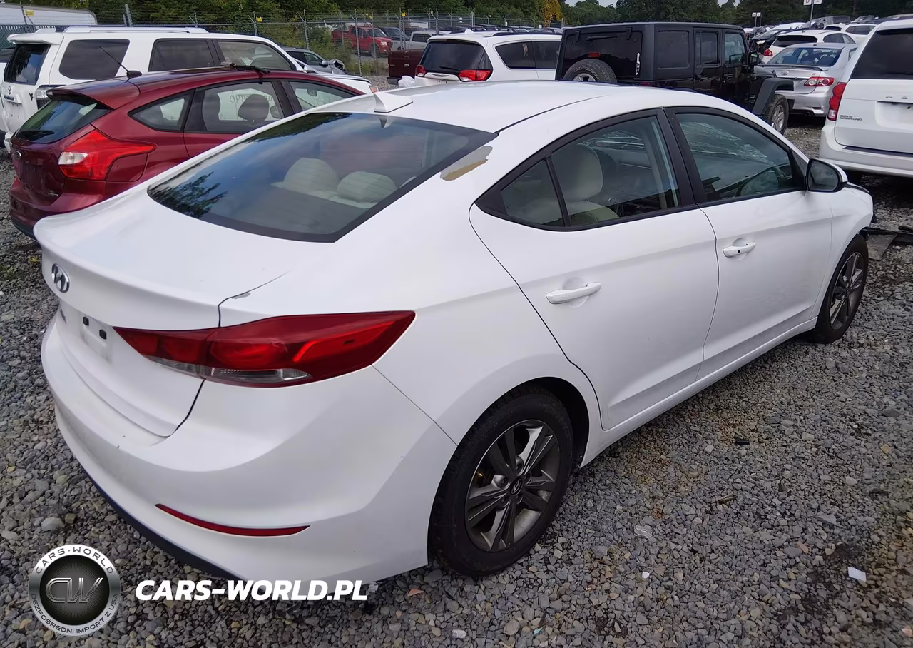 2018 Hyundai Elantra Value Edition VIN:5NPD84LF2JH284432 - 4