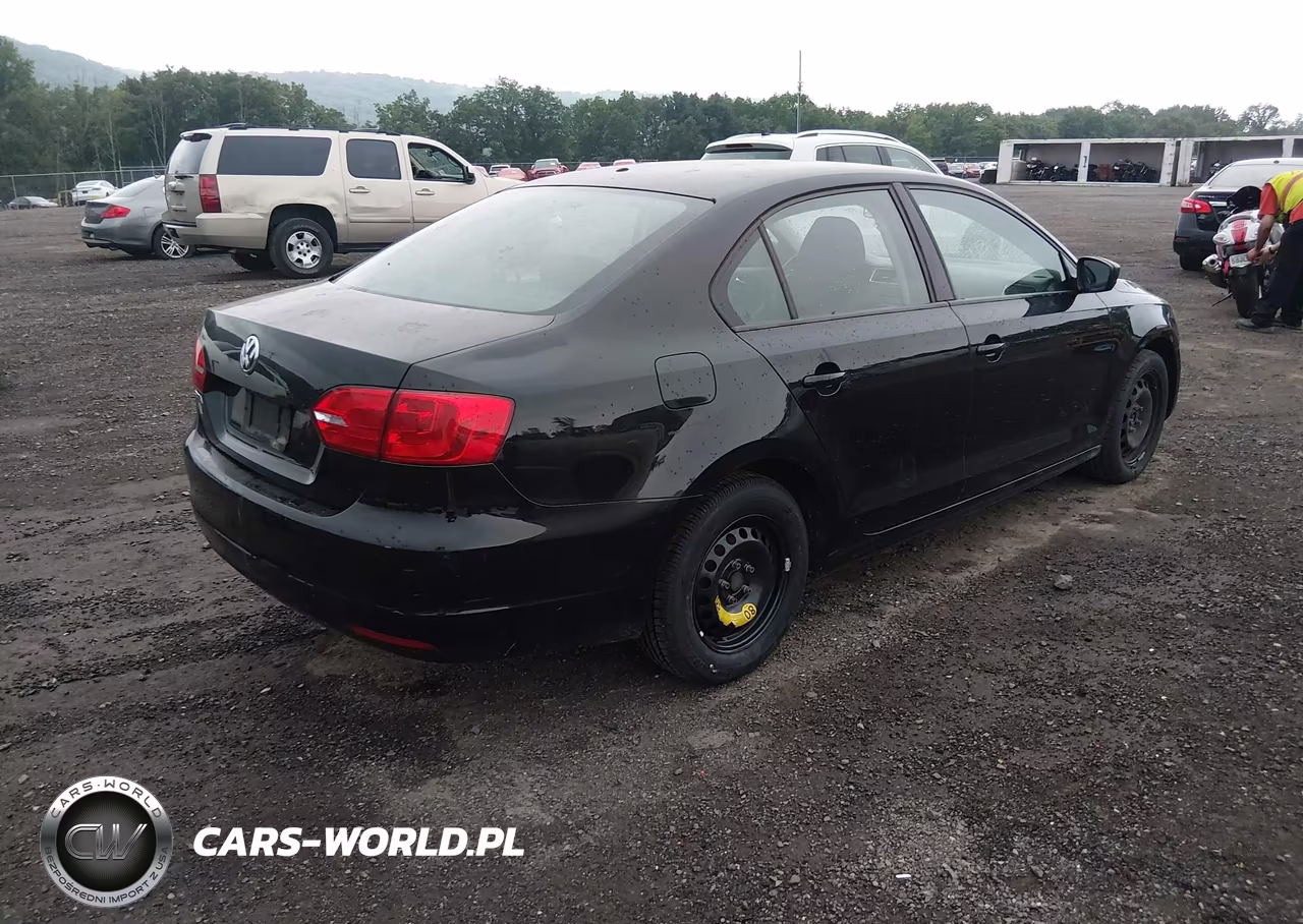 2011 Volkswagen Jetta 2.0L S VIN:3VW2K7AJ8BM019329 - 4