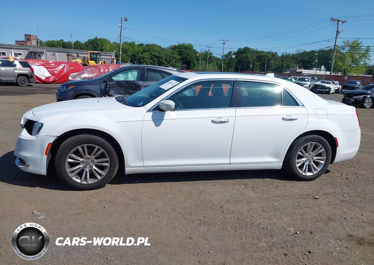 2016 Chrysler 300 Anniversary Edition VIN:2C3CCAAG2GH308139 - 14
