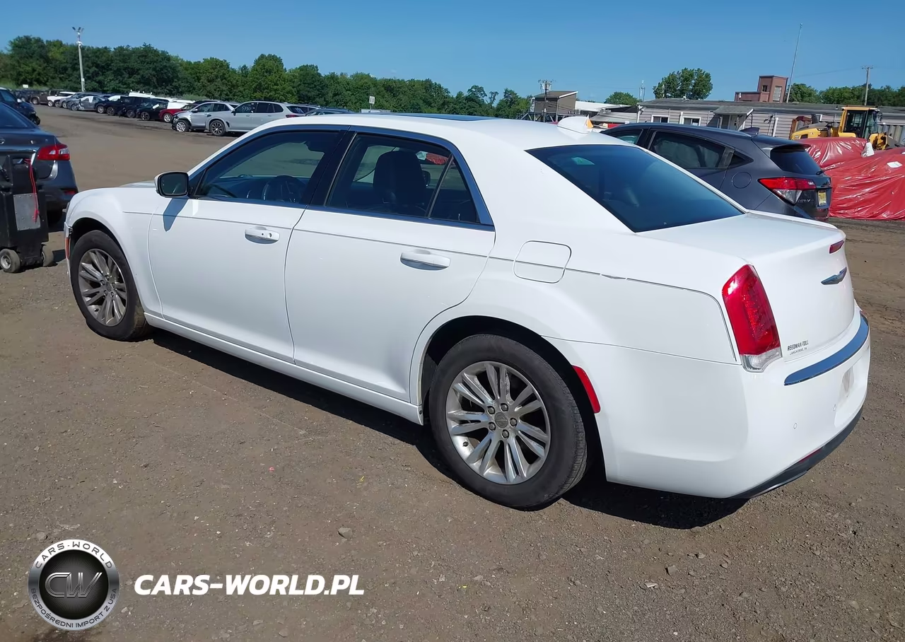 2016 Chrysler 300 Anniversary Edition VIN:2C3CCAAG2GH308139 - 3