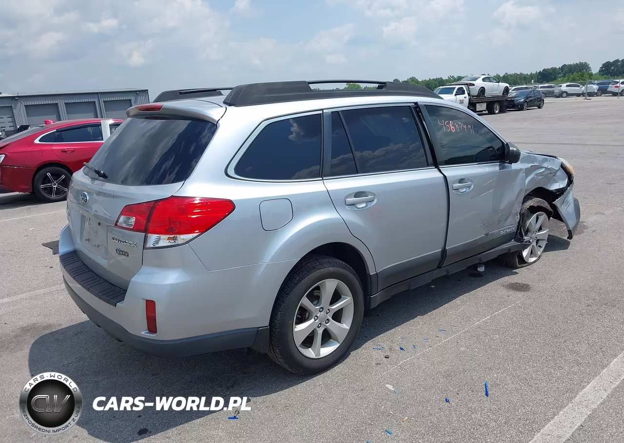 2013 Subaru Outback 2.5I Premium VIN:4S4BRCCC8D3204728 - 4