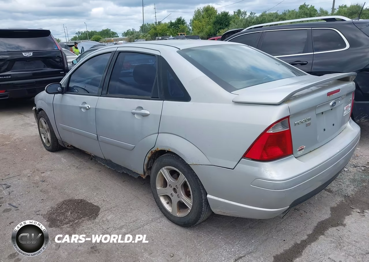 2005 Ford Focus Zx4 VIN:1FAFP38Z05W282385 - 3