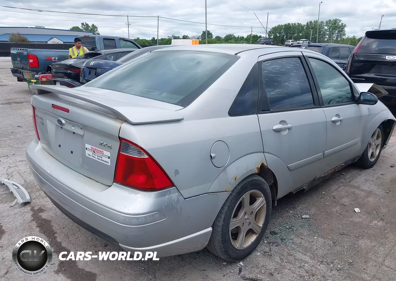 2005 Ford Focus Zx4 VIN:1FAFP38Z05W282385 - 4