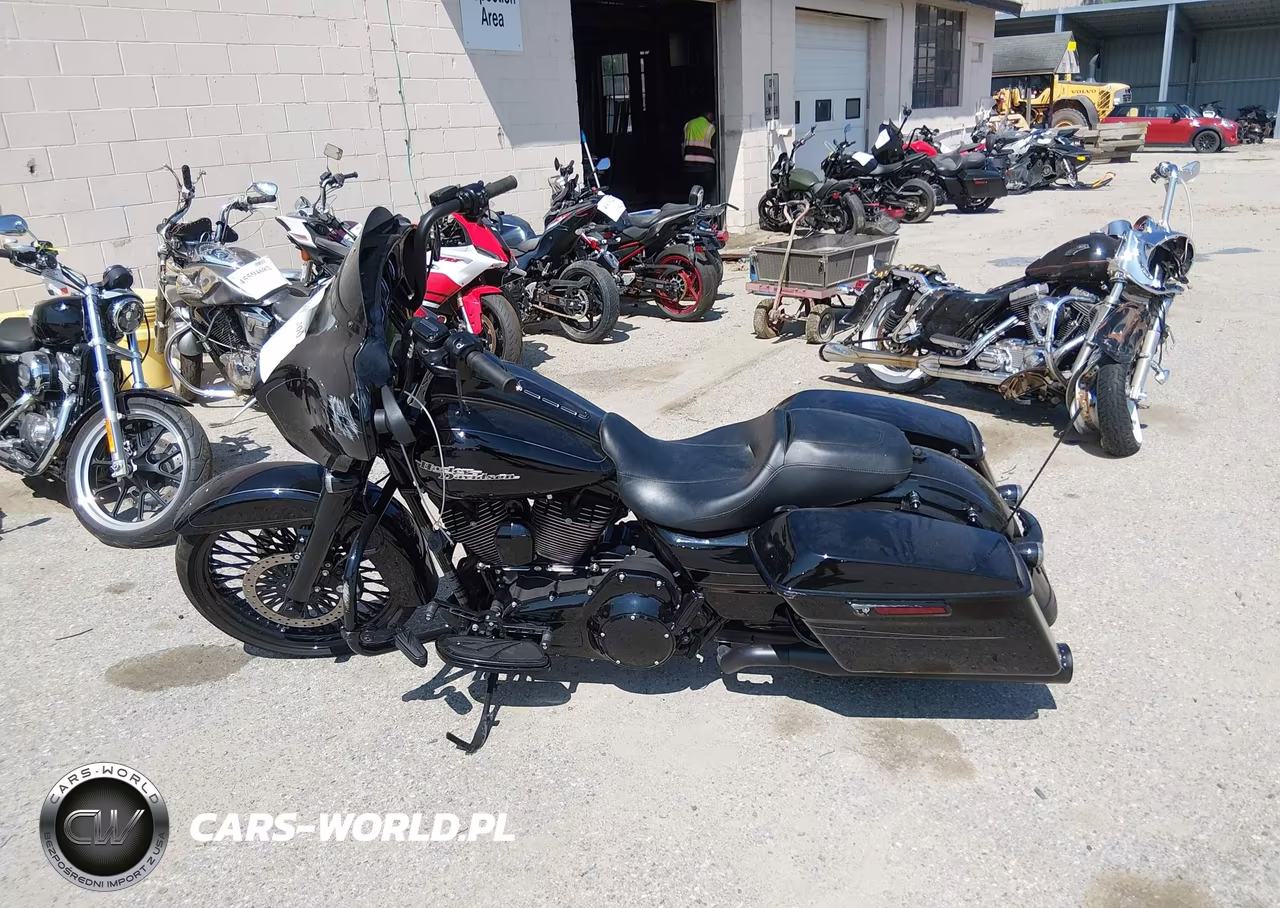2016 Harley-Davidson Flhxs Street Glide Special VIN:1HD1KRM18GB672634 - 13