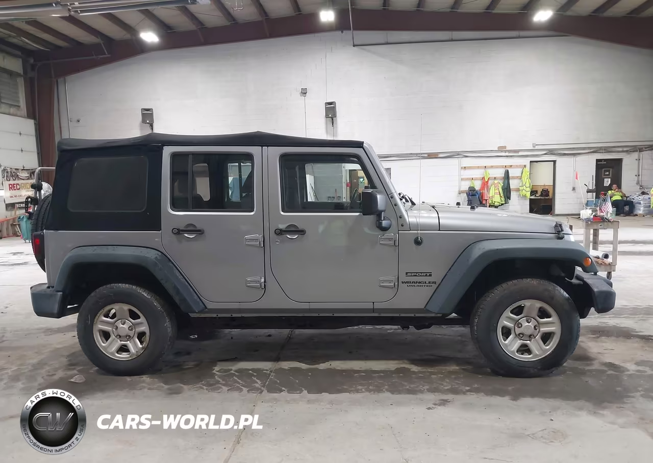 2016 Jeep Wrangler Unlimited Sport VIN:1C4BJWDG2GL343238 - 13
