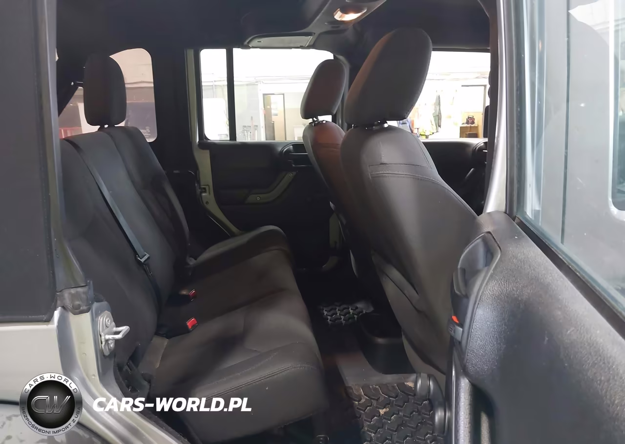 2016 Jeep Wrangler Unlimited Sport VIN:1C4BJWDG2GL343238 - 8