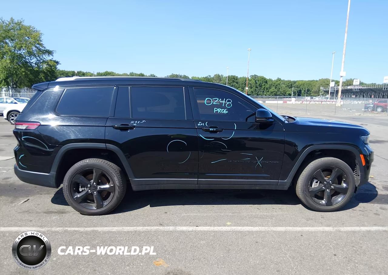2024 Jeep Grand Cherokee L Limited 4X4 VIN:1C4RJKBG6R8589127 - 13