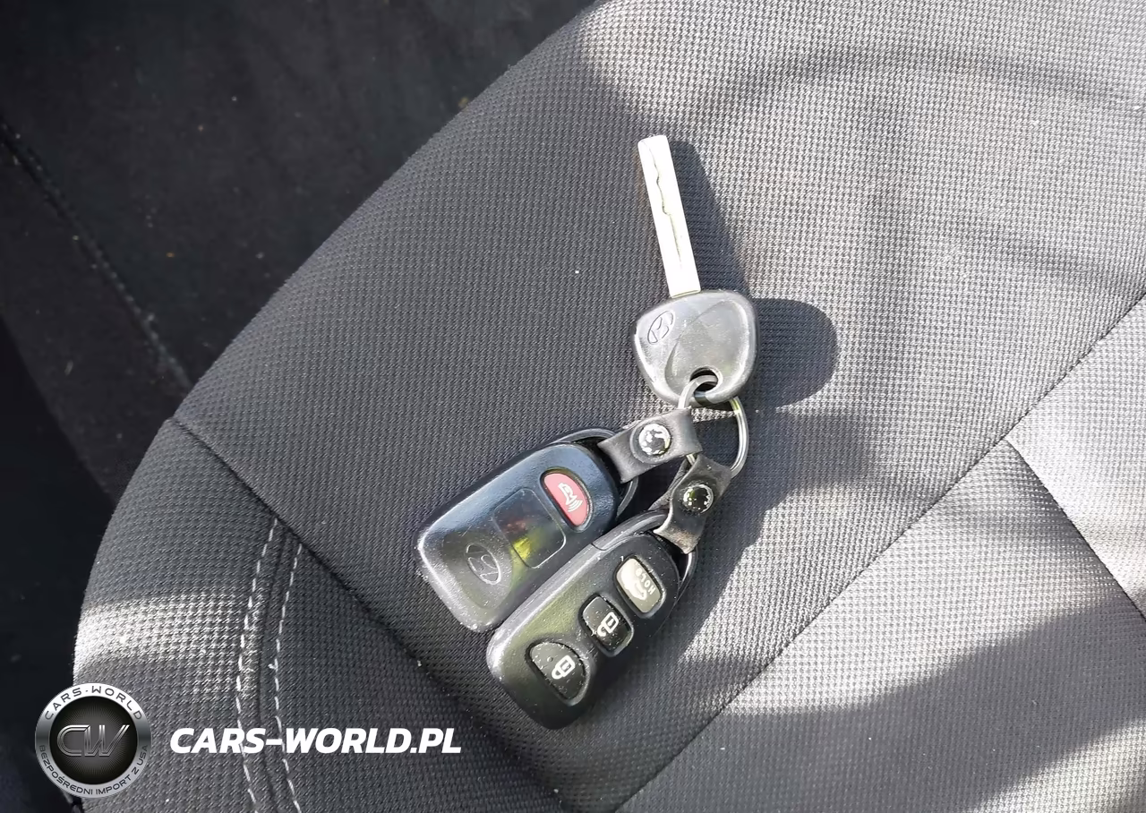 2015 Hyundai Veloster VIN:KMHTC6AD3FU236910 - 11