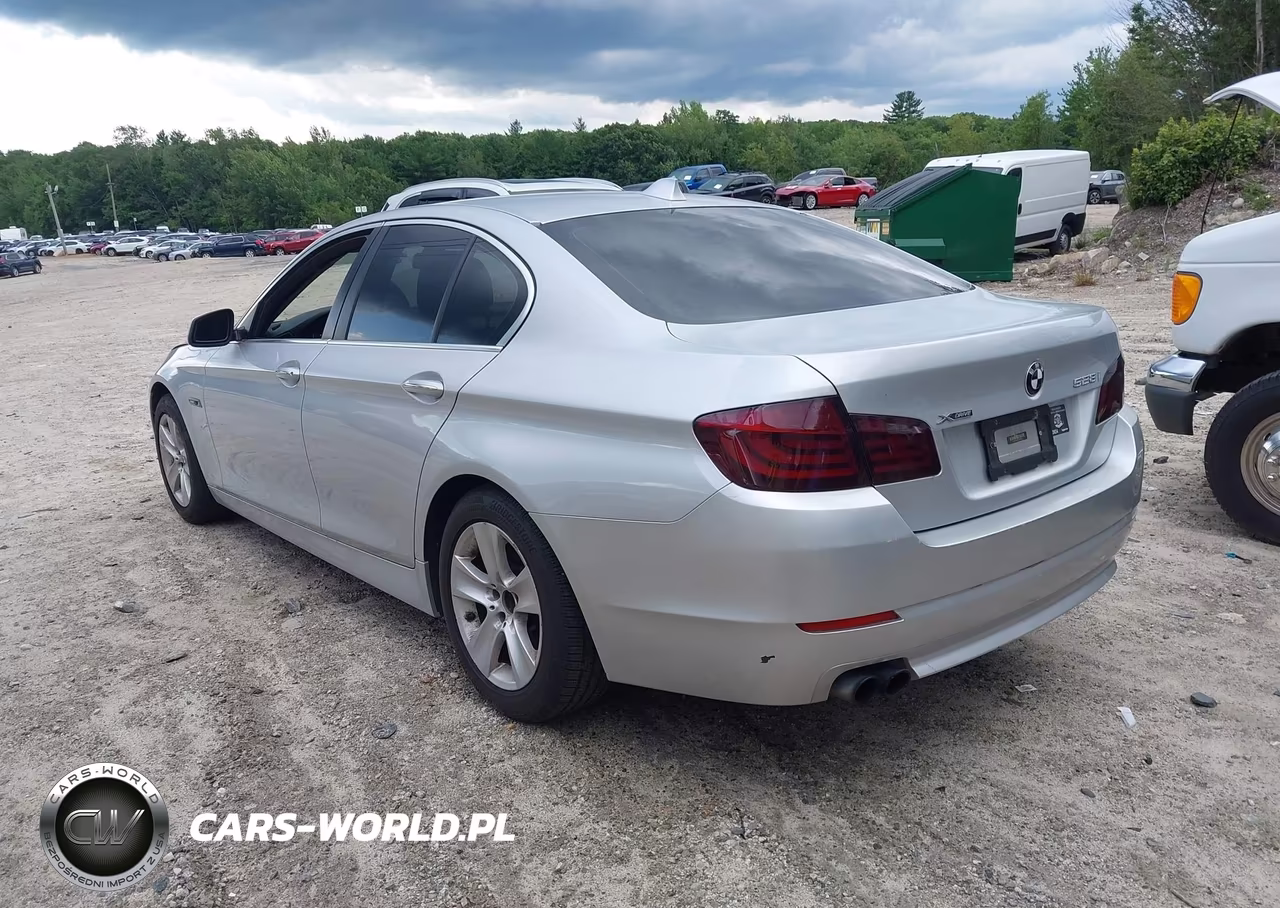 2013 BMW 528I xDrive VIN:WBAXH5C55DDW15621 - 3