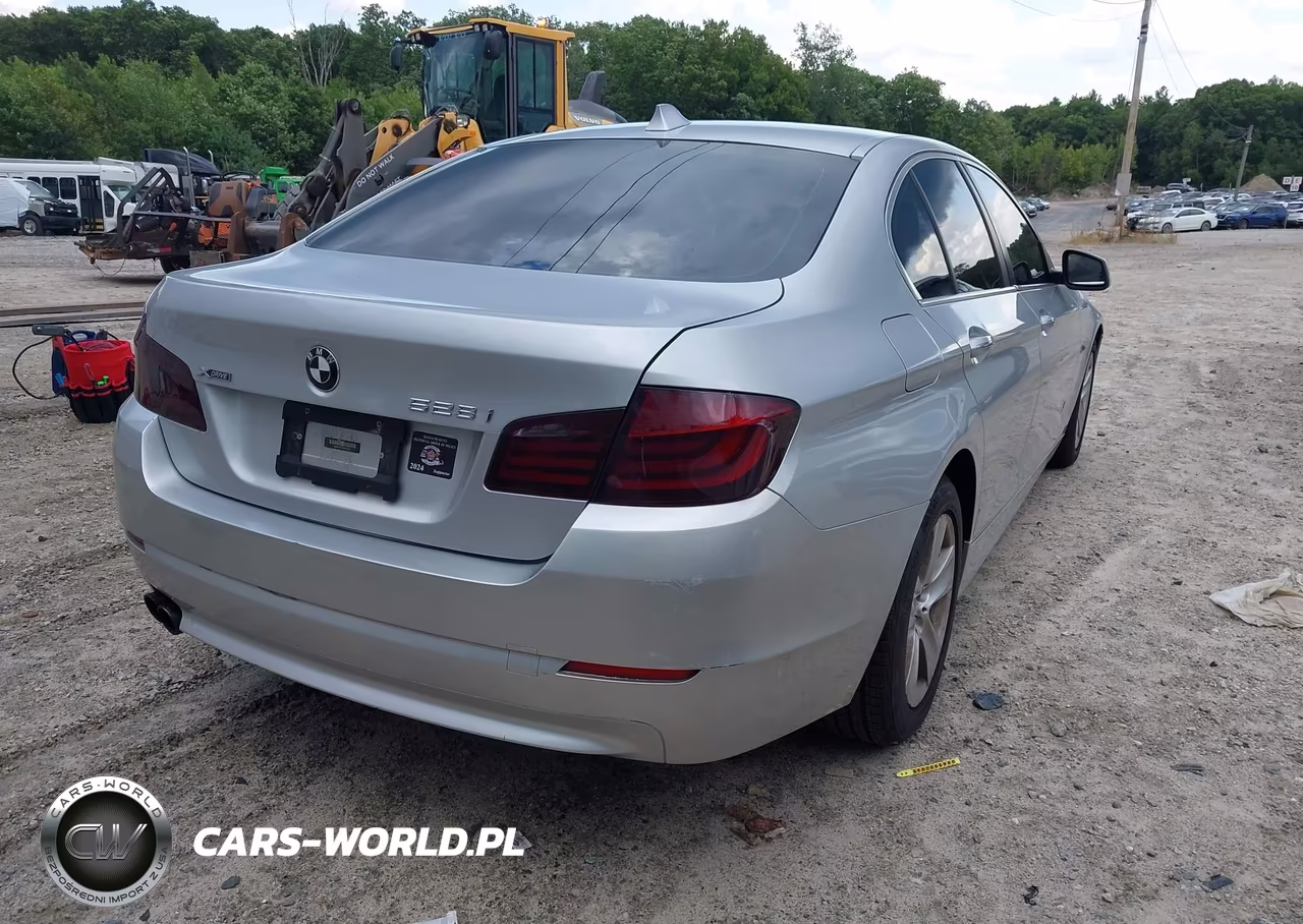 2013 BMW 528I xDrive VIN:WBAXH5C55DDW15621 - 4