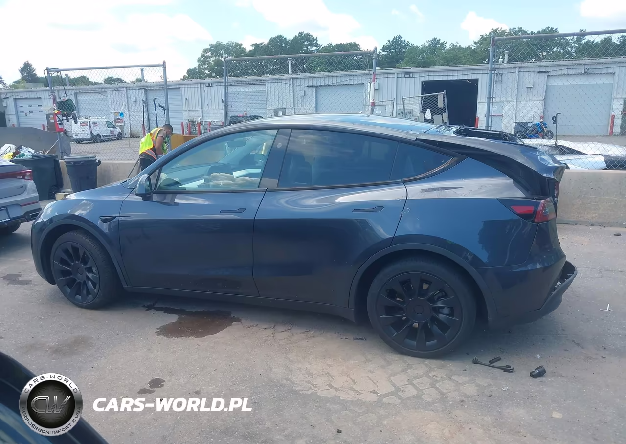 2024 Tesla Model Y Long Range Dual Motor All-Wheel Drive VIN:7SAYGDEE5RA227354 - 14