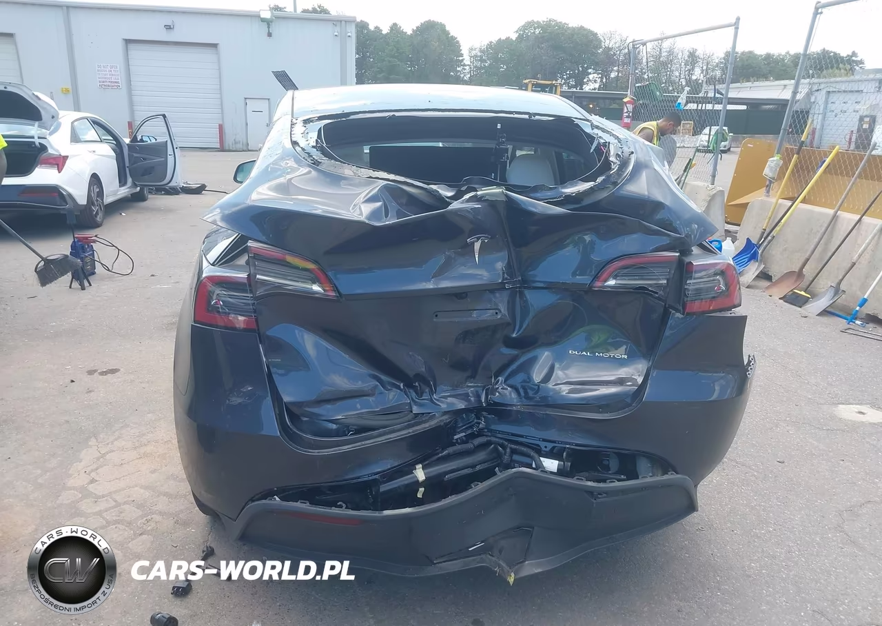 2024 Tesla Model Y Long Range Dual Motor All-Wheel Drive VIN:7SAYGDEE5RA227354 - 16