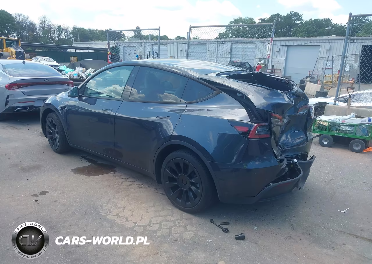 2024 Tesla Model Y Long Range Dual Motor All-Wheel Drive VIN:7SAYGDEE5RA227354 - 3