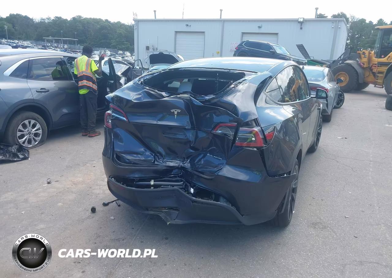 2024 Tesla Model Y Long Range Dual Motor All-Wheel Drive VIN:7SAYGDEE5RA227354 - 6