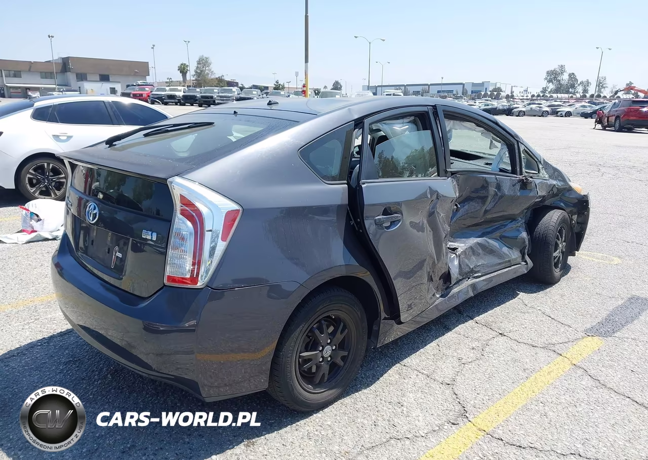 2014 Toyota Prius Two VIN:JTDKN3DU7E1770593 - 4