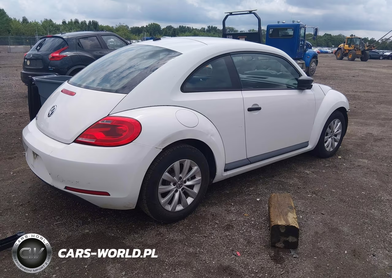 2015 Volkswagen Beetle 1.8T Fleet Edition VIN:3VWF17AT7FM640184 - 4