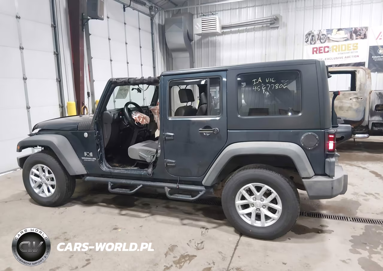 2008 Jeep Wrangler Unlimited X VIN:1J4GA39118L556329 - 14