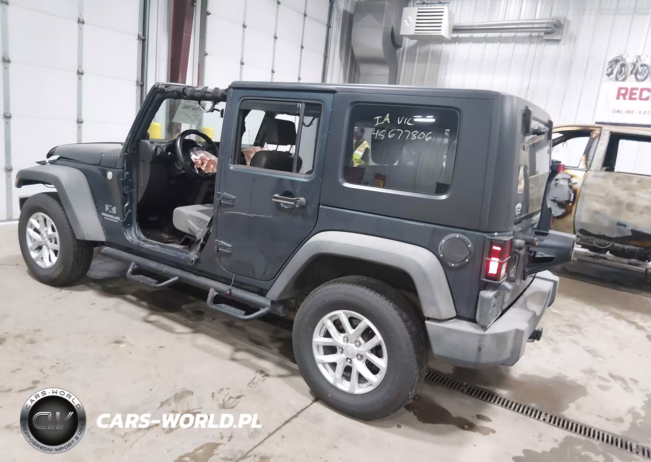 2008 Jeep Wrangler Unlimited X VIN:1J4GA39118L556329 - 3