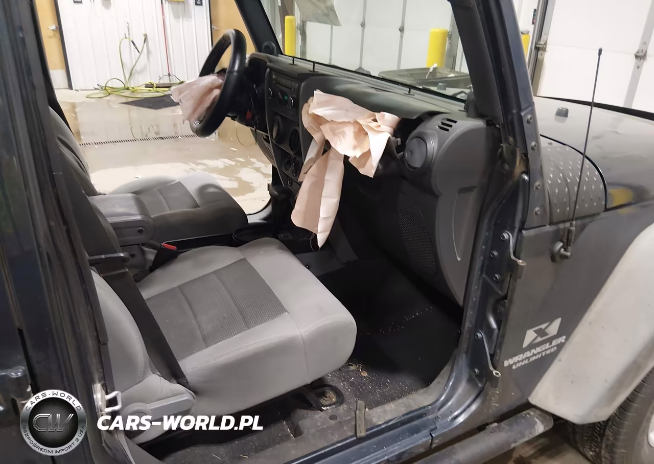 2008 Jeep Wrangler Unlimited X VIN:1J4GA39118L556329 - 5