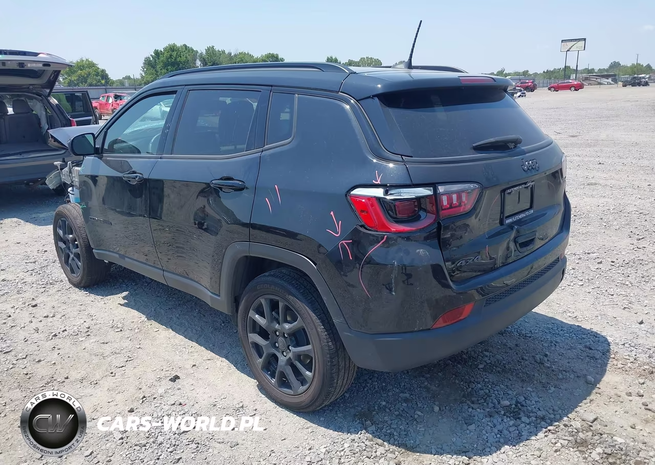 2025 Jeep Compass Latitude 4X4 VIN:3C4NJDBN7ST516557 - 3