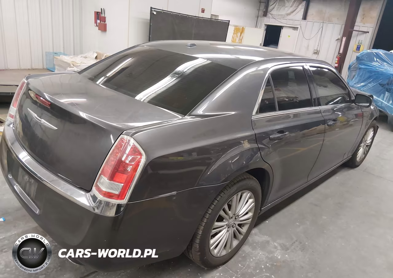 2013 Chrysler 300 Motown VIN:2C3CCARG9DH602444 - 4
