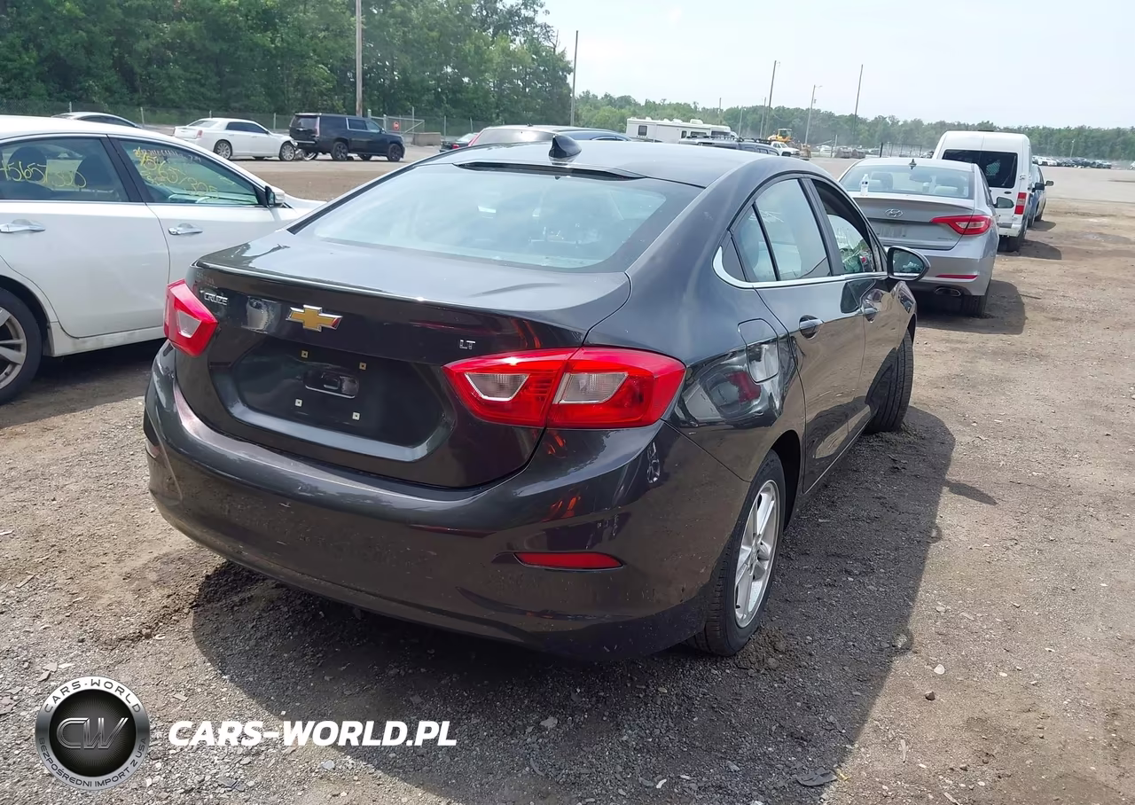 2017 Chevrolet Cruze Lt Auto VIN:1G1BE5SM6H7138404 - 4