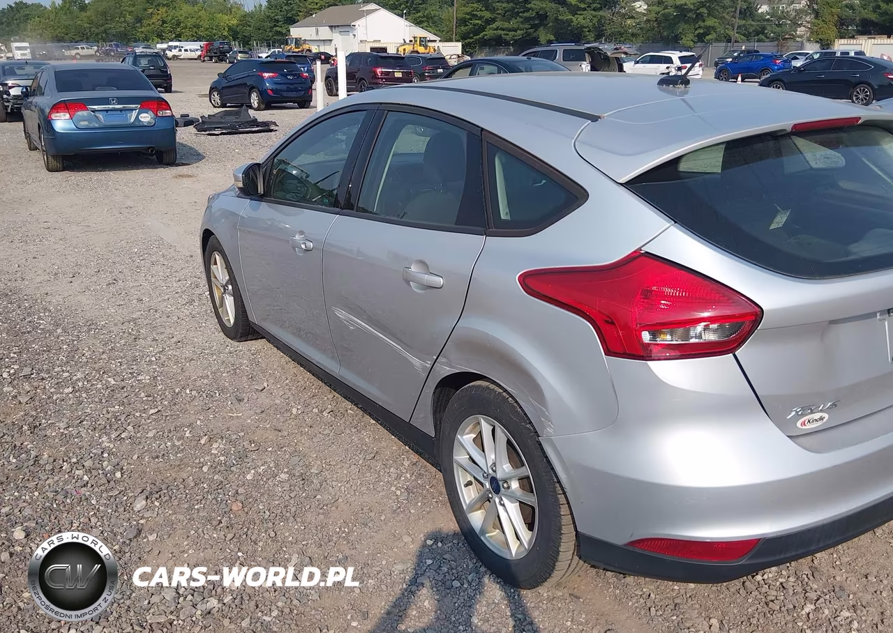 2016 Ford Focus Se VIN:1FADP3K22GL263540 - 13